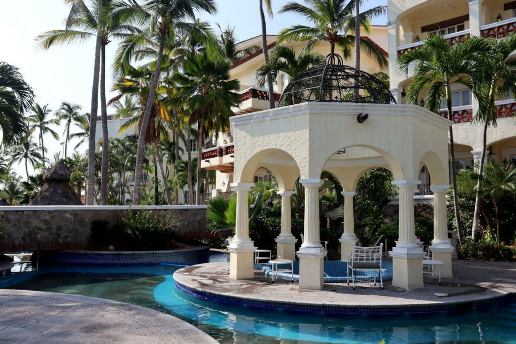 Alberca Gand Isla Navidad Resort