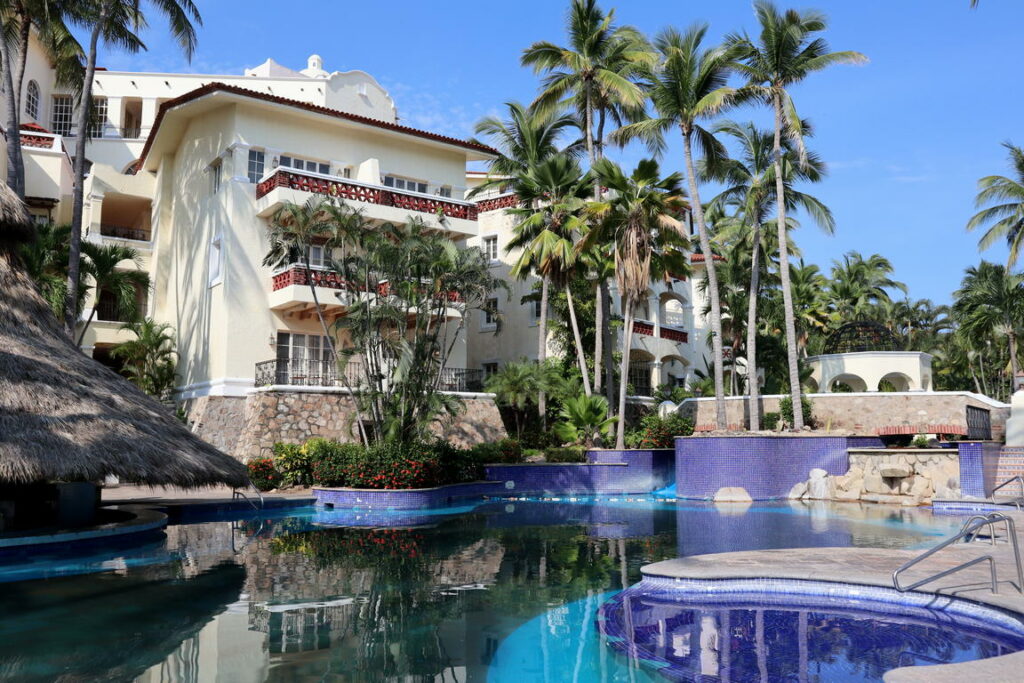 Alberca Gand Isla Navidad Resort