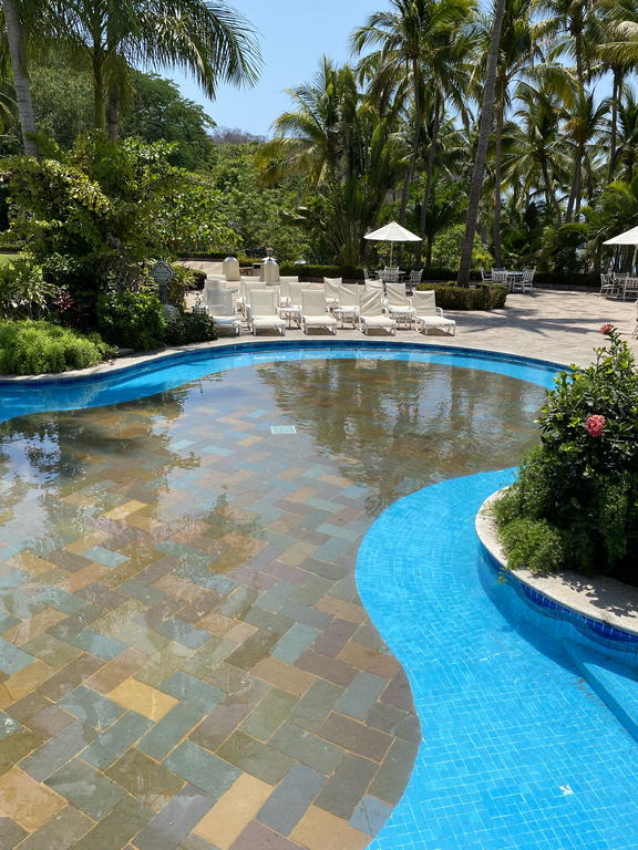 Alberca Gand Isla Navidad Resort